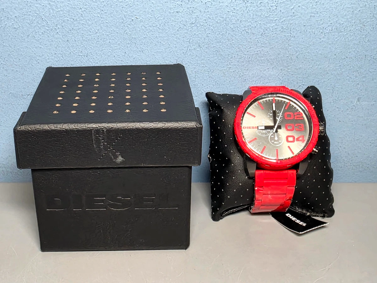 Diesel Orologio Master Chief da uomo, movimento LCD, cassa in silicone rosso da 44 mm con cinturino in silicone, DZ2159