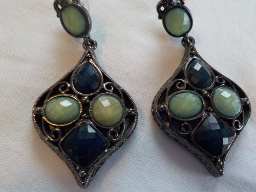 Pair Black Dangle Pierced Earrings Green & Black Stones 2" Stud Excellent - Picture 2 of 5