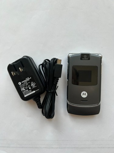 Motorola RAZR VGA 4x Zoom Flip Cell Phone w/ DCH3-05US-0300 Power Supply Charger - Afbeelding 6 van 17