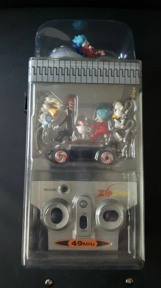 2003 Radio Shack Cat In The Hat Zipzaps Micro RC NIP - Image 3 of 4