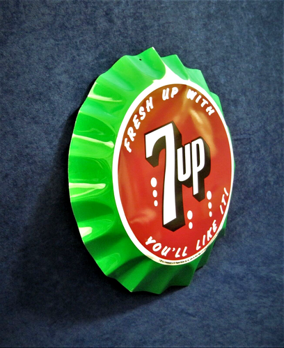 7-UP - *US MADE* Die-Cut Bottle Cap Shape Metal Sign - Man Cave Garage Bar Decor - 第 5/8 張圖片