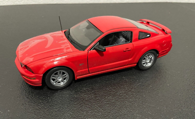 Franklin Mint Ford 2005 Ford Mustang GT Diecast 1:24 Precision