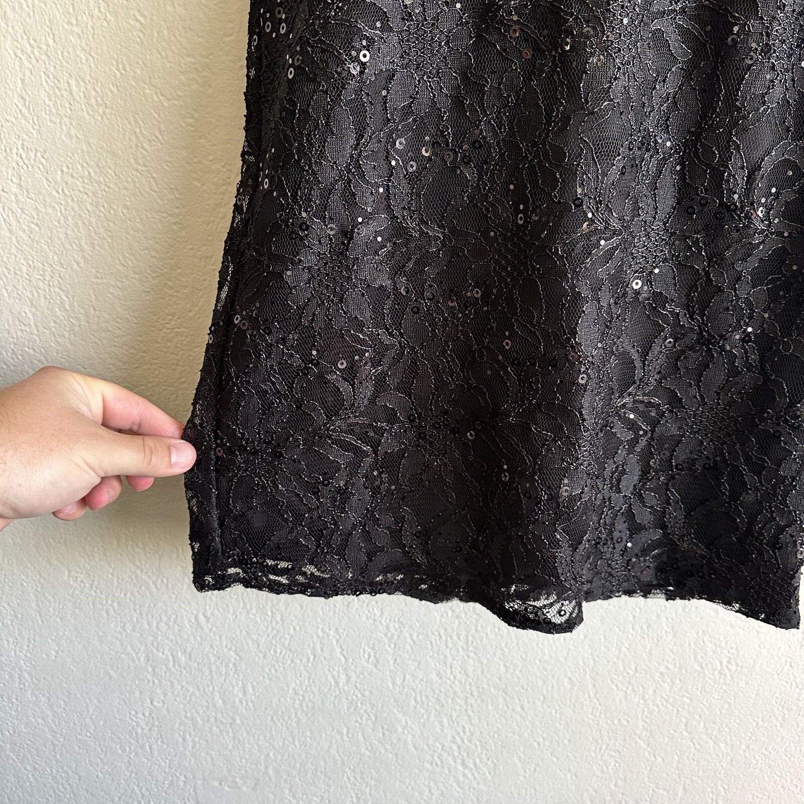 как выглядит Davids Bridal Bridesmaid Dress Black With Embroidered Design In Front Midi Lace фото
