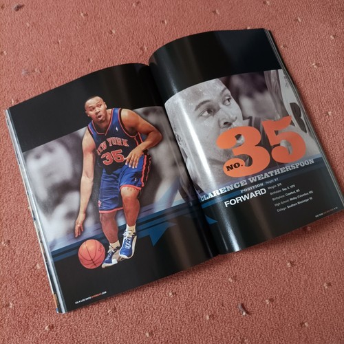 New York Knicks 2003-04 NBA Yearbook Magazine - Basketball Memorabilia - Picture 12 of 16