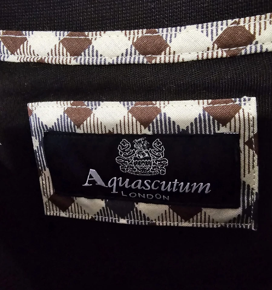 Camiseta Aquascutum London Signature Logo Azul Marino Negra Talla Grande S PVP £80 Foto 3 de 4