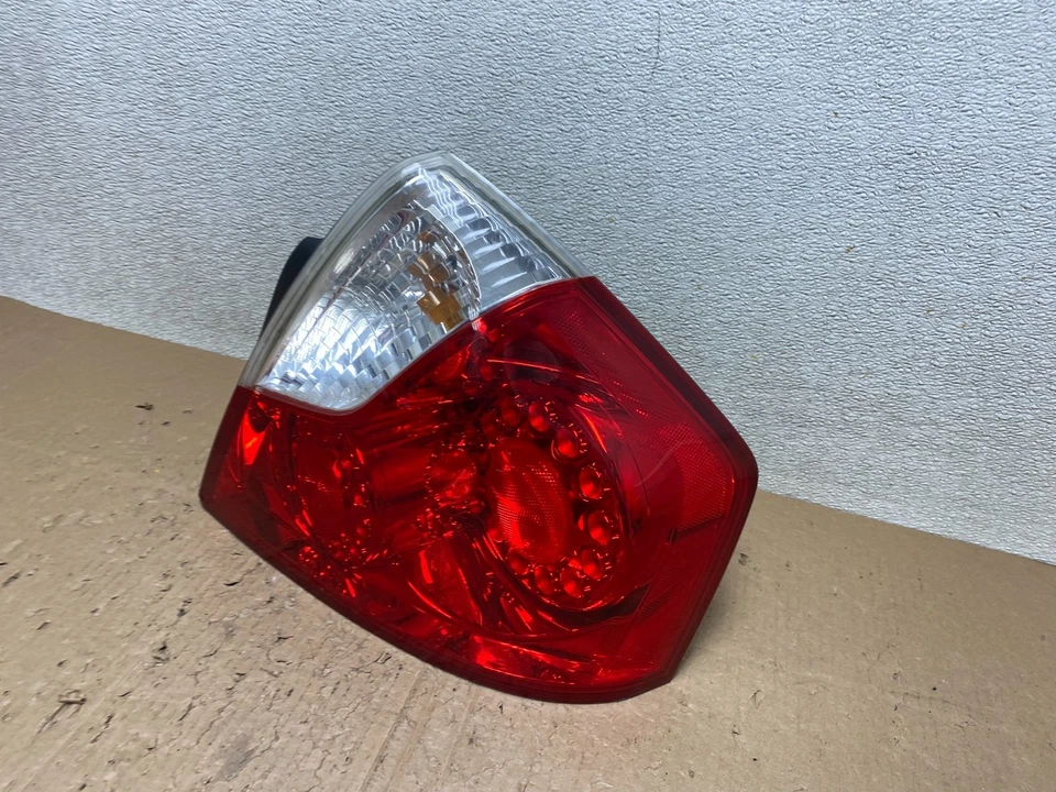 2006 2007 Infiniti M35 M35X M45 Right Passenger Side Tail Light Oem U0644 DW - Image 2 of 4