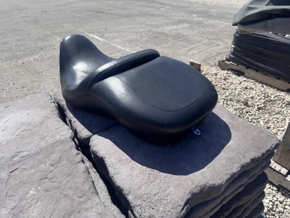 Harley-Davidson Ultra Classic Limited 2016 asiento en excelente estado usado Foto 3 de 4