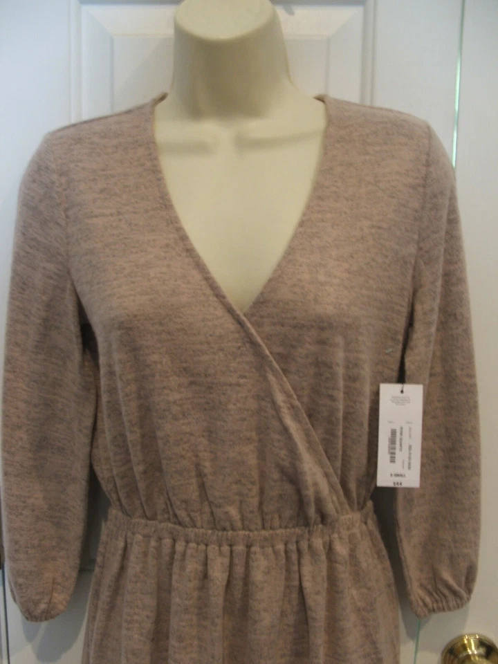 NUEVO CON ETIQUETAS $44 A.N.A Tejido Manga 3/4 Suéter ENVOLTURA SIMULADA Vestido Para Mujer Talla XS Foto 2 de 4