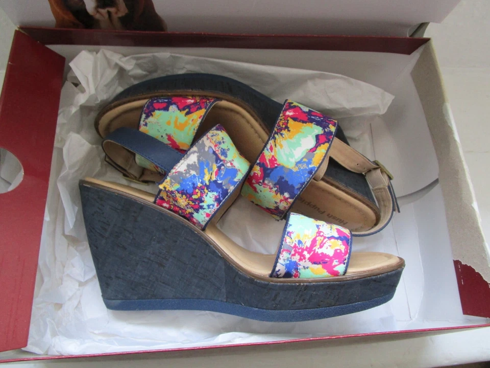 Sandalias de cuña floral azul hush puppies, 8/42 de ancho Foto 3 de 4