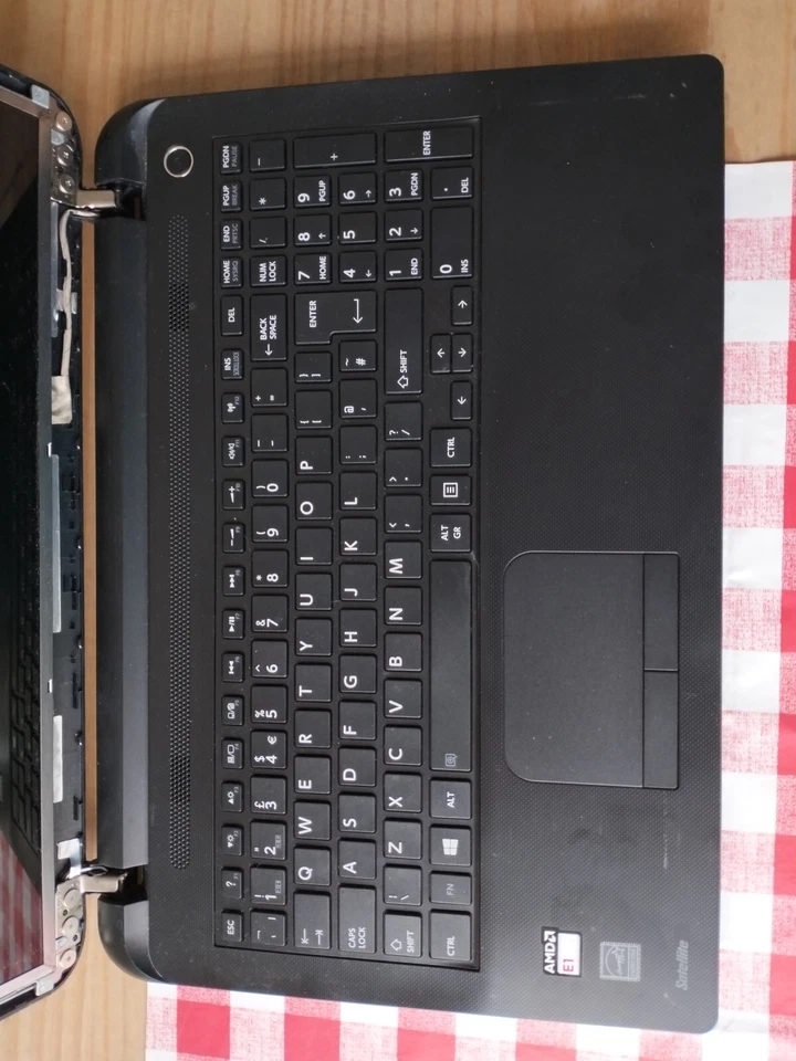 Toshiba Satellite C50D-B-120 Laptop AMD Windows 7 (Untested) - Image 2 of 4