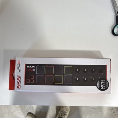 Akai Professional LPD8 USB MIDI Controller 8 Pad Triggers 8 Rotary Encoders