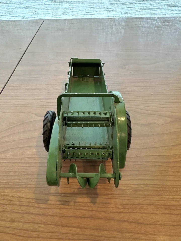 John Deere Ertl Eska 1/16 brinquedo alavanca longa espalhador de estrume brinquedo de fazenda anos 50 EUA verde - Imagem 4 de 4