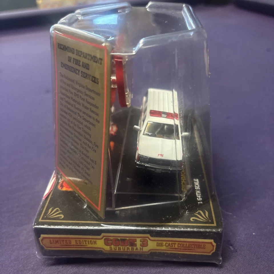 Code 3 Collectibles Richmond Fire & Emergency Services Suburban 12363 NIB - Image 3 of 4