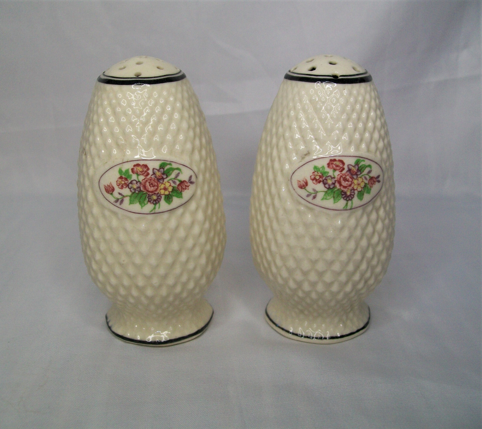 VINTAGE Porcelain Salt and Pepper Shakers – Japan 1950s to 60s