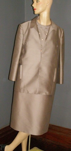Vintage 60's beige RHINESTONES FRIEDMONT 2-piece mother's dress suit SATIN M L - Picture 2 of 24
