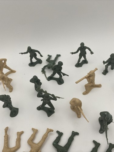 VTG 30 Toy Soldiers Army Military Men Plastic Green and Beige various Poses 2.5” - Picture 5 of 12