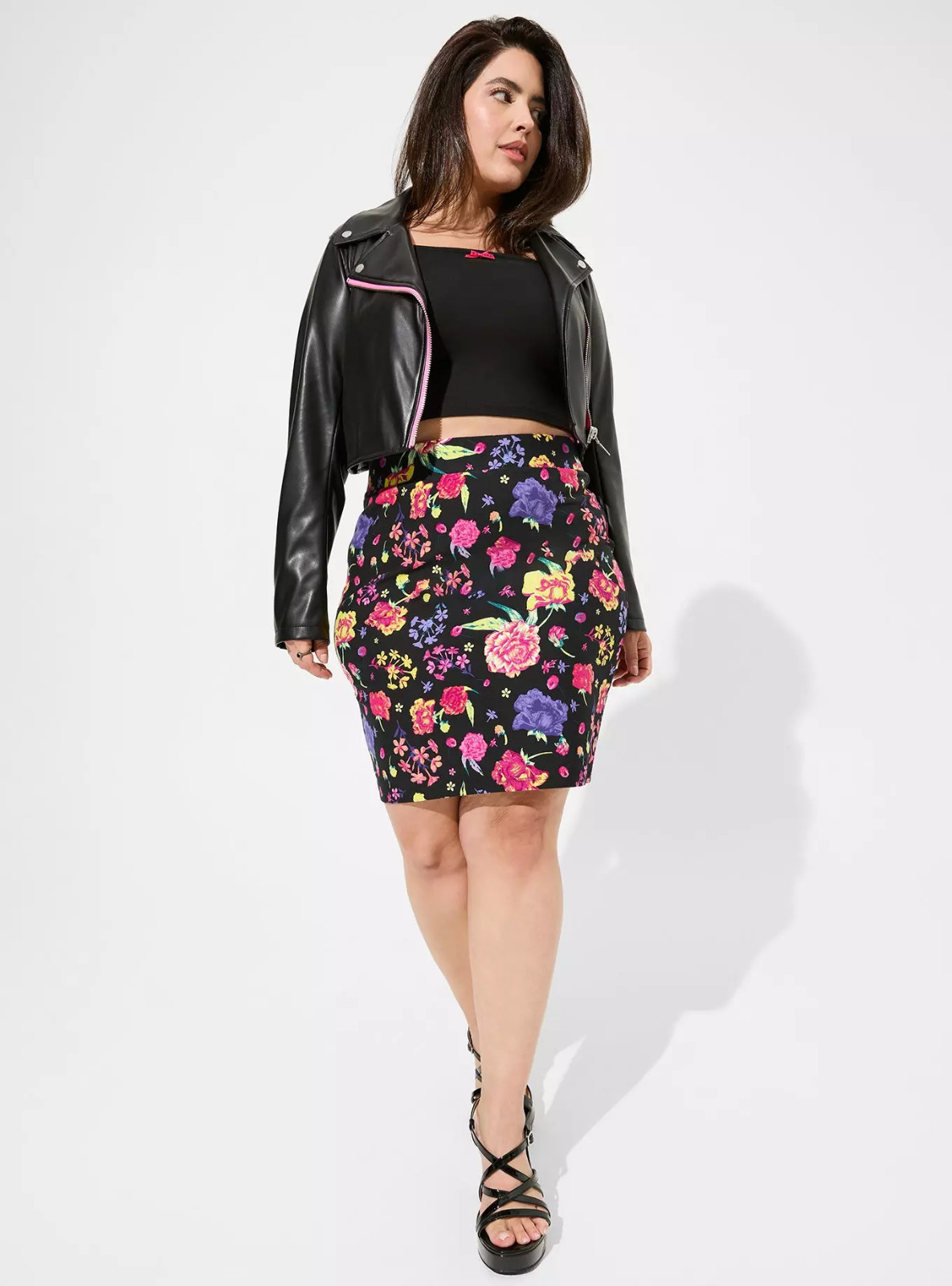 Womens Torrid Betsey Johnson Faux Leather Black Crop Moto Jacket Size 4 4X 26 image 2