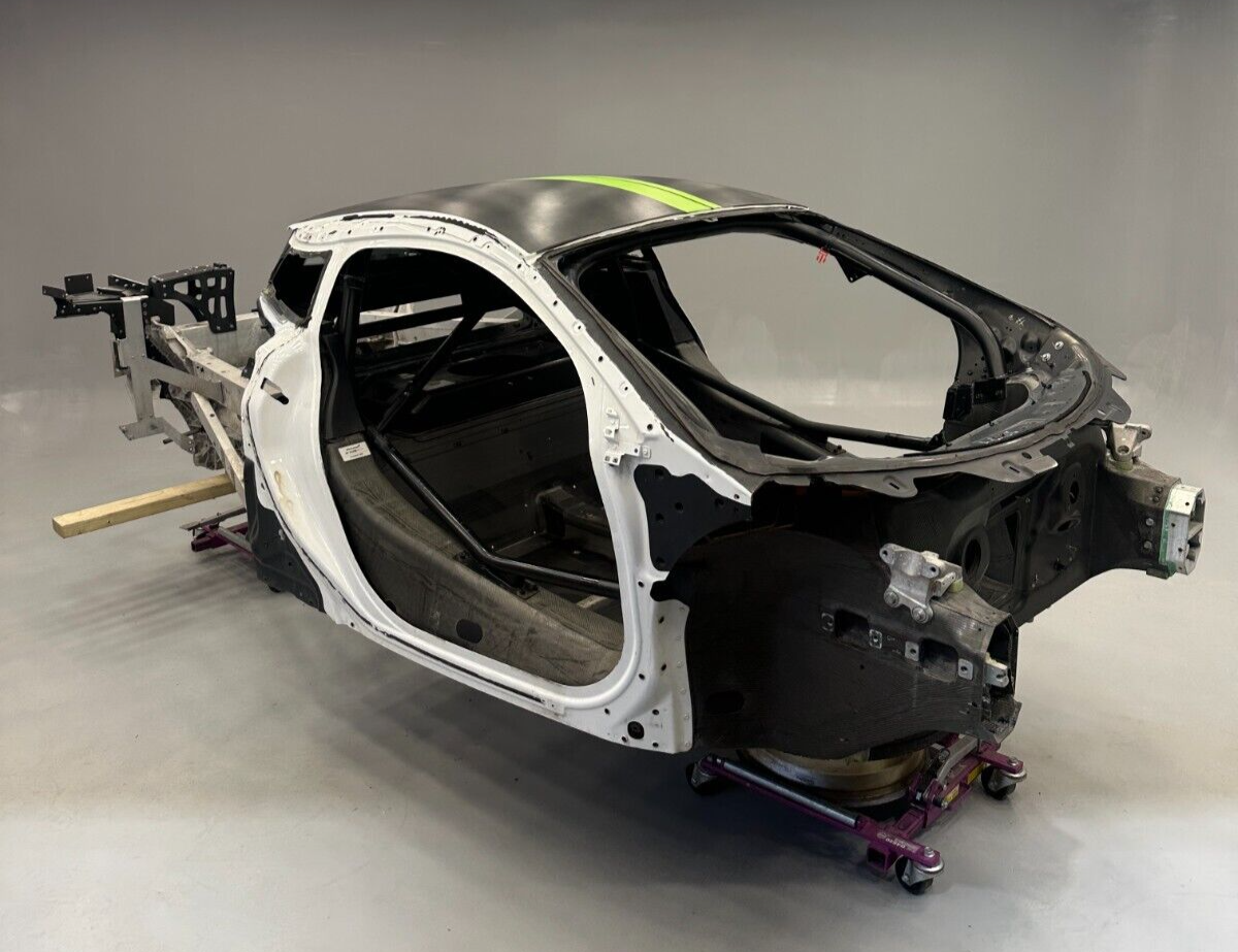 GENUINE MCLAREN 570S GT4 CARBON FIBRE CHASSIS TUB FIA MSO ROLL