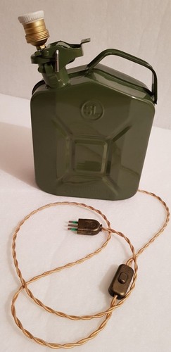 LAMPADA DA TAVOLO INDUSTRIAL - LIGHT TANK GOLD - VERDE MILITARE - Foto 2 di 7