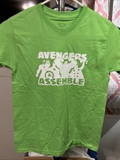 Youth Boys Marvel Avengers "Earth's Mightiest Heroes" T-Shirt Size M