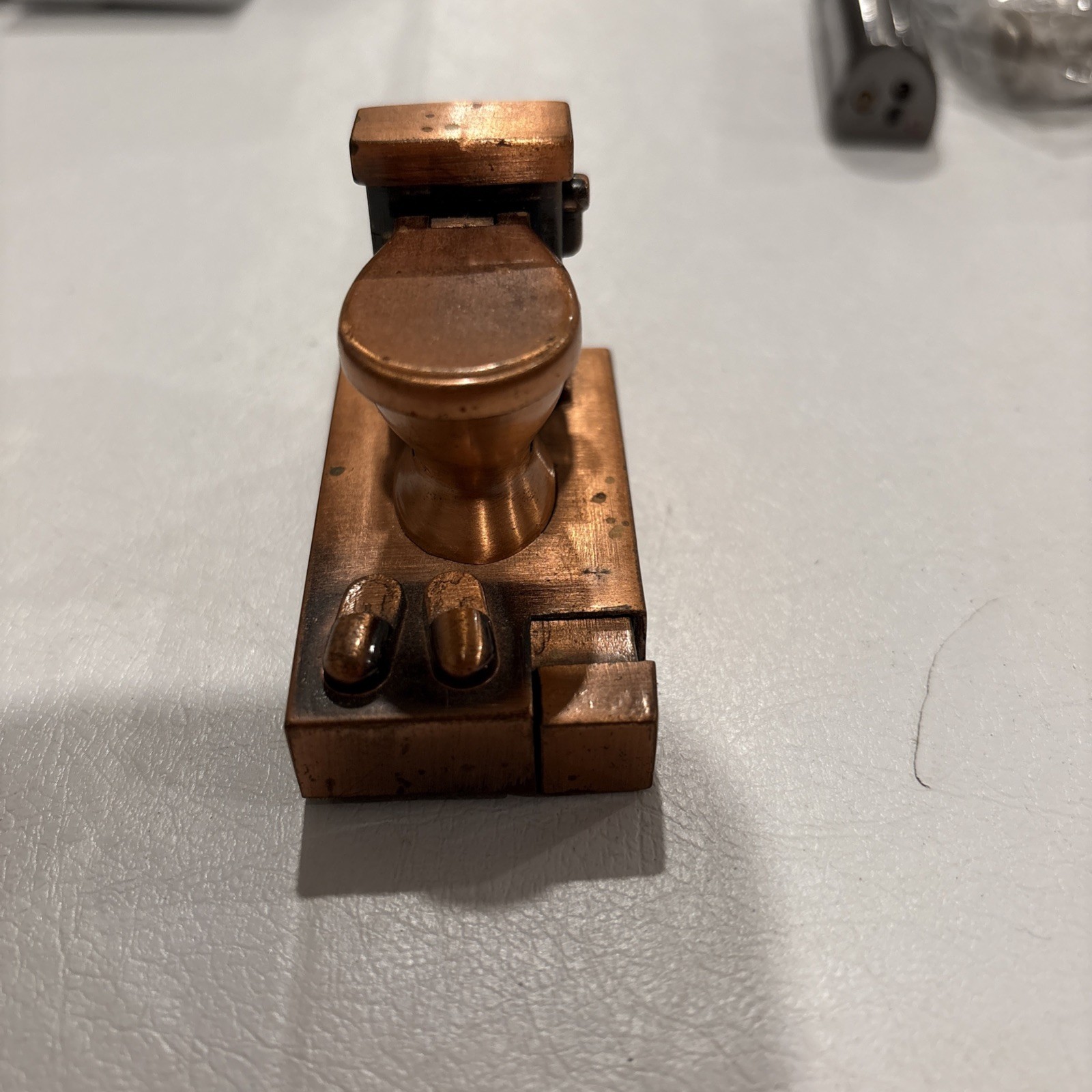 Toilet Shaped Butane Bronze Metal  Sparks