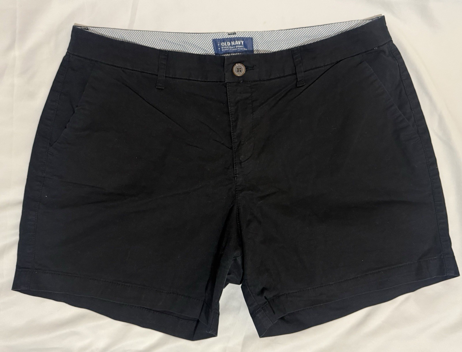Old Navy Everyday Short Women’s 12 Black Chino Twill Mid Rise Pockets Button