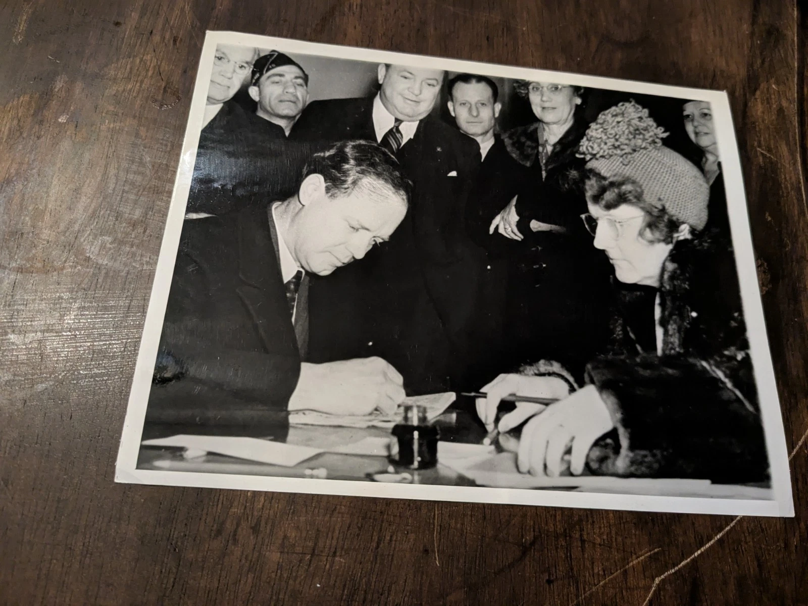 Charles Lindbergh, Famous Aviator Registered for The Draft 1942 AP Photo - 画像1/4
