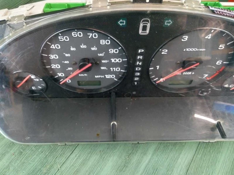 Cuadro de instrumentos medidor velocímetro Subaru Legacy 2000 con tacómetro 85012ae61a Foto 3 de 4