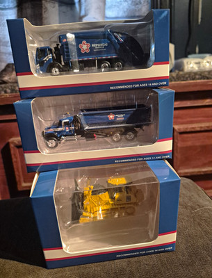 DTS Republic Services 1:87 Diecast Metal Truck Lot (3) Roll-Off/Rear Load/Dozer
