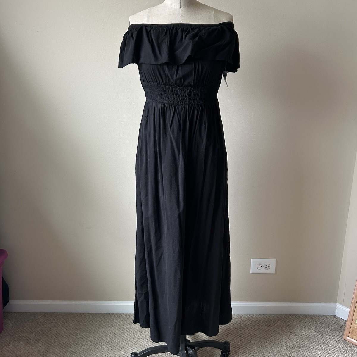 old navy black maxi dress NWT sleeveless ruffle neck on / off shoulder Small The Top 10 Birthday Web Collection: Maxi Best Sellers Colour:BLACK AND WHITE