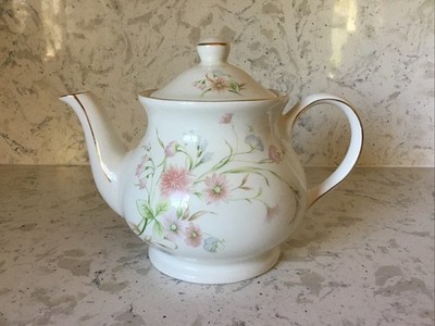 Sadler Tea Pot w Lid 32 oz Windsor Daisies w/Gold Gilt Made In England