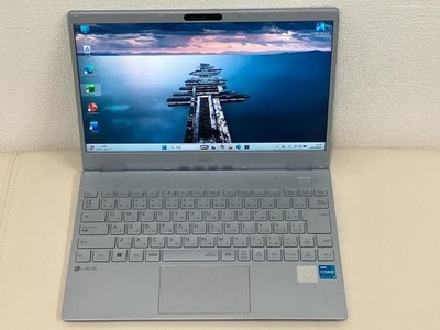 Ultraleichte NEC LAVIE N13 i3-1215U Intel UHD 8GB SSD 256GB 13,3''FHD Wi 11