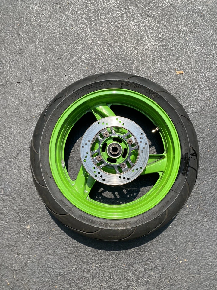 Llanta trasera y neumático Kawasaki Ninja ZX6 ZX600E 1994 Foto 2 de 4