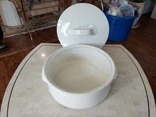 Rare 12"D Metlox Poppytrail San Clemente CA Pottery Covered Baking Pot Casserole