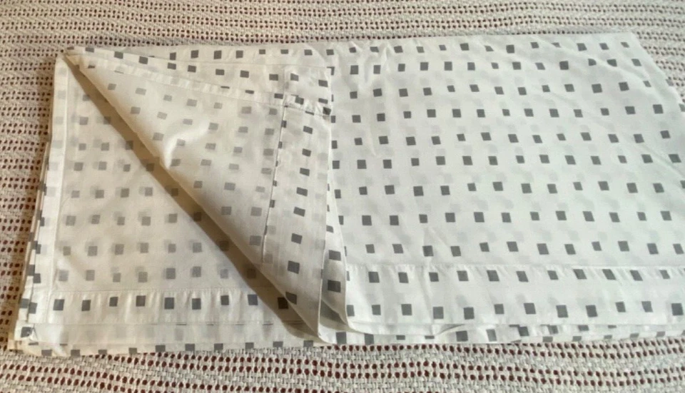 Sábana plana City Scene 100 % algodón Penélope blanca gris. Foto 2 de 4