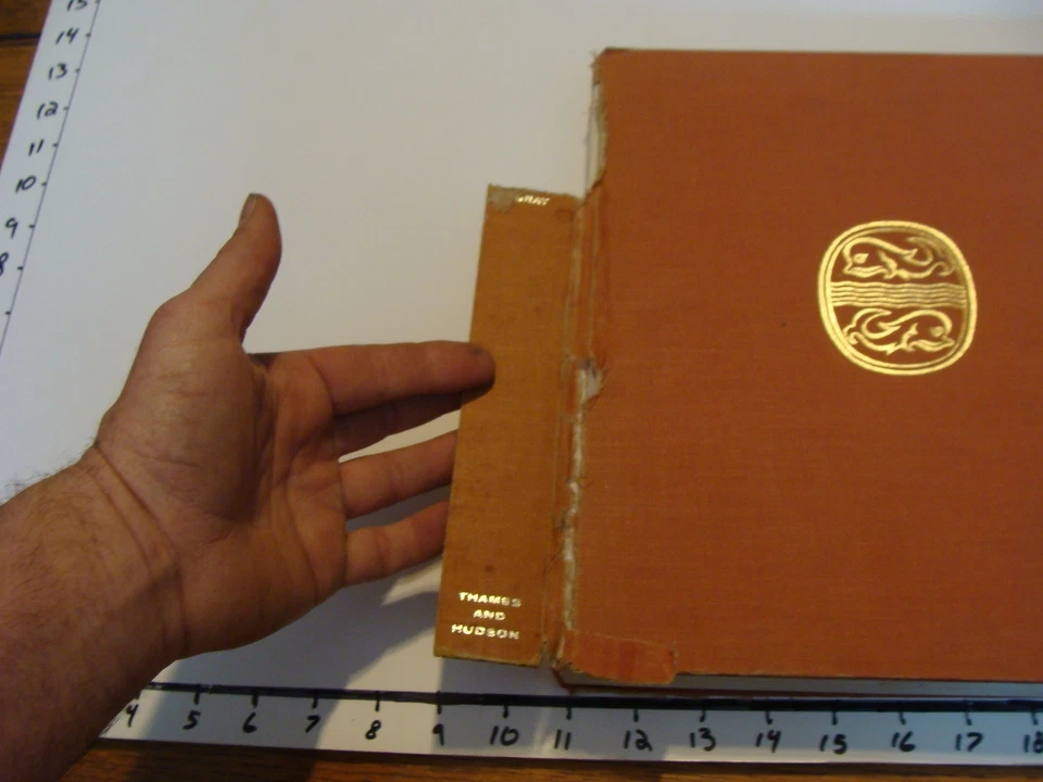 vintage book: THE GREAT EXPERIMENT: RUSSIAN ART by Camilla Gray 1962 1st ed. - Image 2 of 4