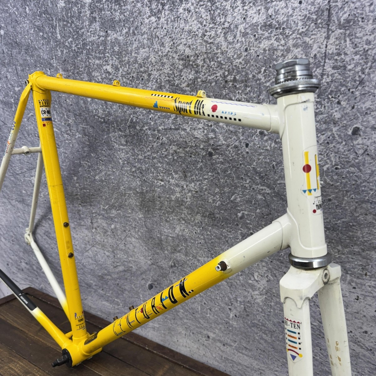 Vintage Centurion Sport DLX Road Bike Frame 58cm Yellow White CRMO