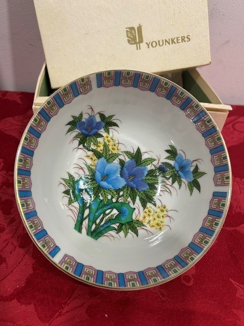 Peking East Collection - Hand Painted Blue Floral 6" Bowl