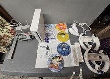 Nintendo Wii Console Bundle w/ Mario Kart Wheels, Controllers 7 Games Tested