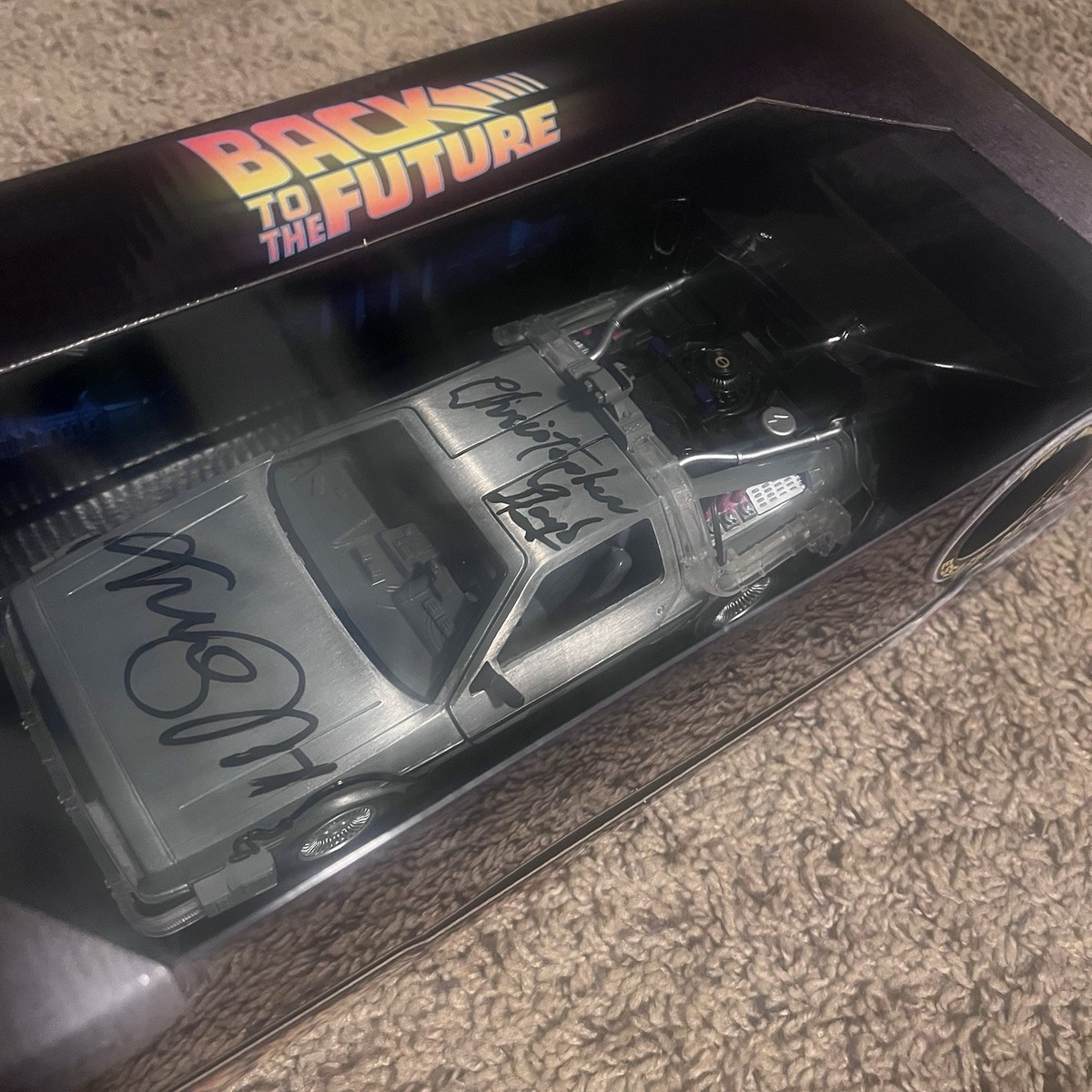 DeLorean Michael J Fox & Christopher Lloyd Signed Back To The Future 1:32 Delorean