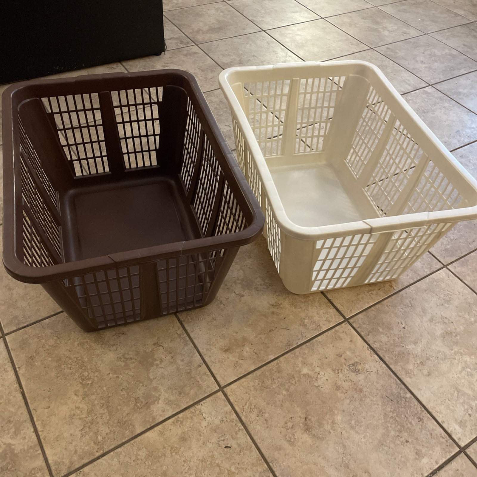 Vintage Pair Rubbermaid Laundry Baskets 2965 Brown Beige Hamper 90's | eBay