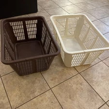Vintage Pair Rubbermaid Laundry Baskets 2965 Brown Beige Hamper 90's