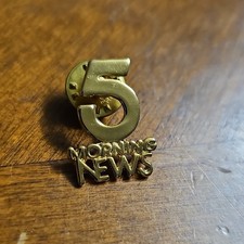 5 Morning News Gold Tone Round Pinback Button Pin Badge-Style Lapel Pin