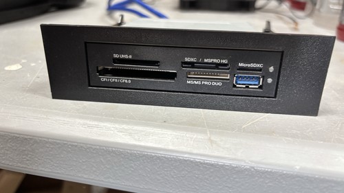 StarTech Memory Card Reader 3.5" Front Bay 22-in-1 USB 2.0 - Picture 4 of 4