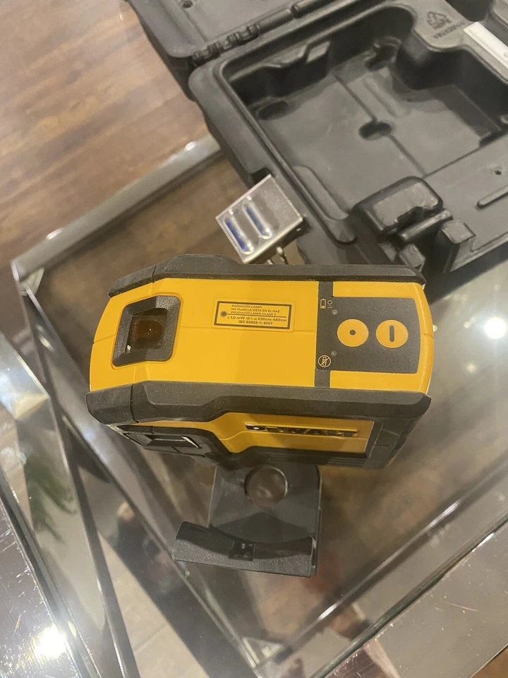 NEW Dewalt DW0851 Self Leveling Spot Beams and Horizontal Line 5 DOT RED LASER - Image 3 of 4