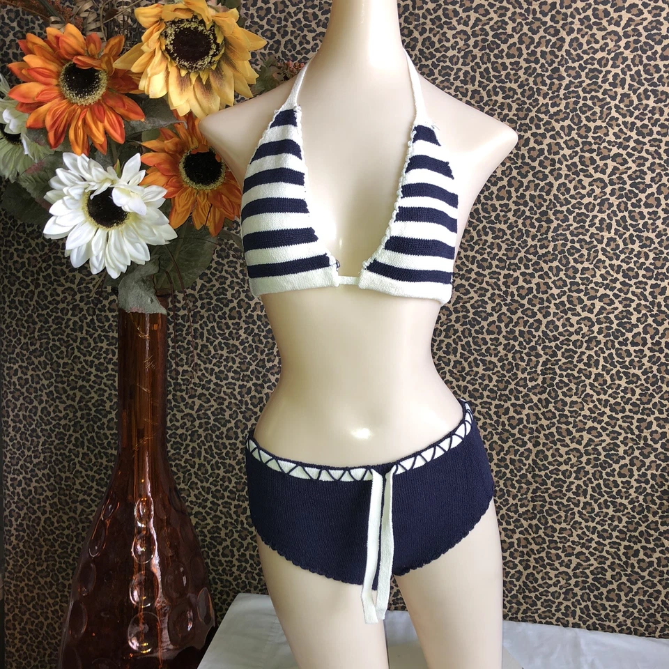 🍒SEXY Leg Avenue Conjunto de 2 piezas Tejido Bikini Top y Pantalones Cortos Conjunto | M/L | Foto 3 de 4