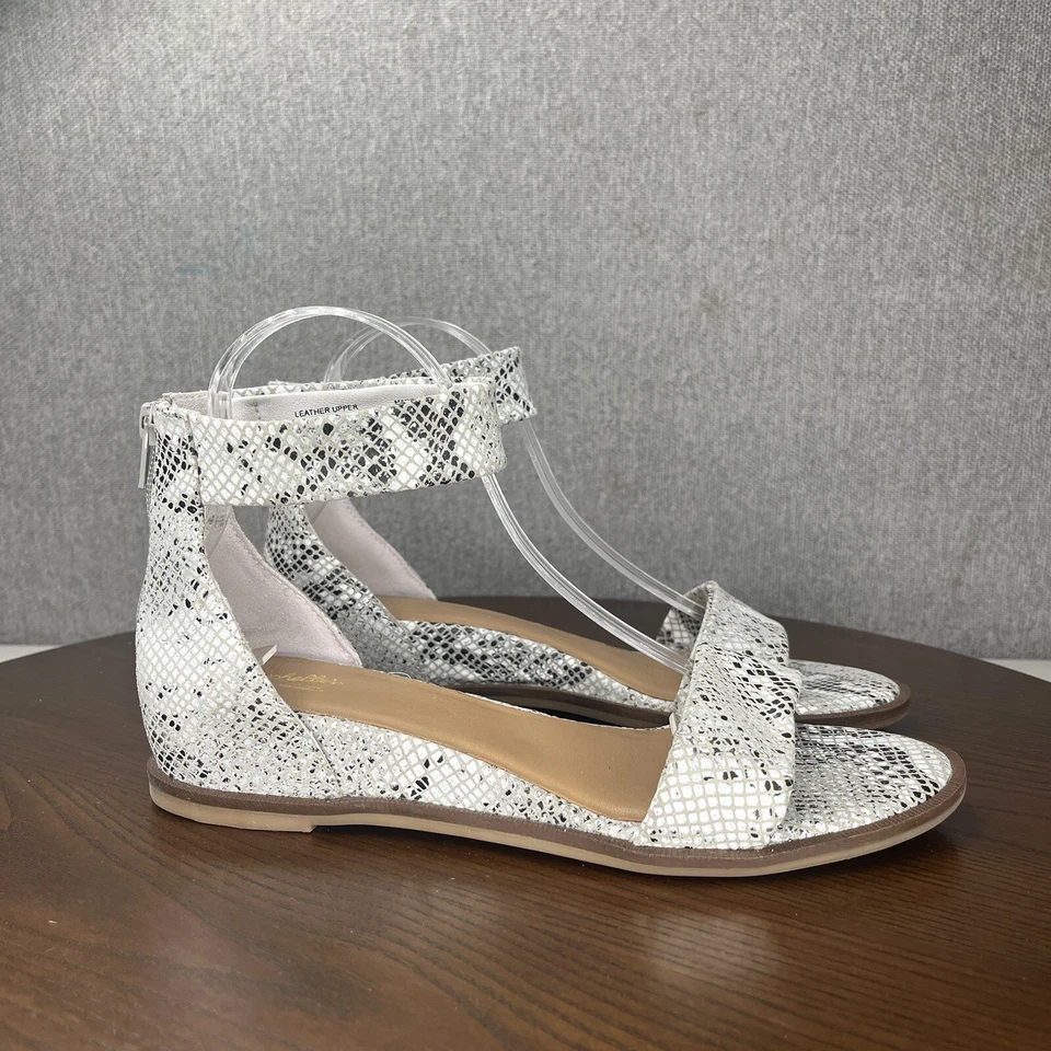 Seychelles Lofty Sandals Women's 9.5  Black White Leather Strappy Gladiator Shoe - Image 4 of 4