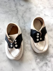 1970's Jumping Jacks Child's Leather Saddle Shoes.  Adorable!