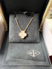 Van Cleef & Arpels Alhambra Pendant Necklace Pearl SRP £2750  18KYellow Gold