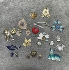 Vintage Costume Jewelry Lot Rhinestone & Glass Earrings Brooch Pin lot-5A